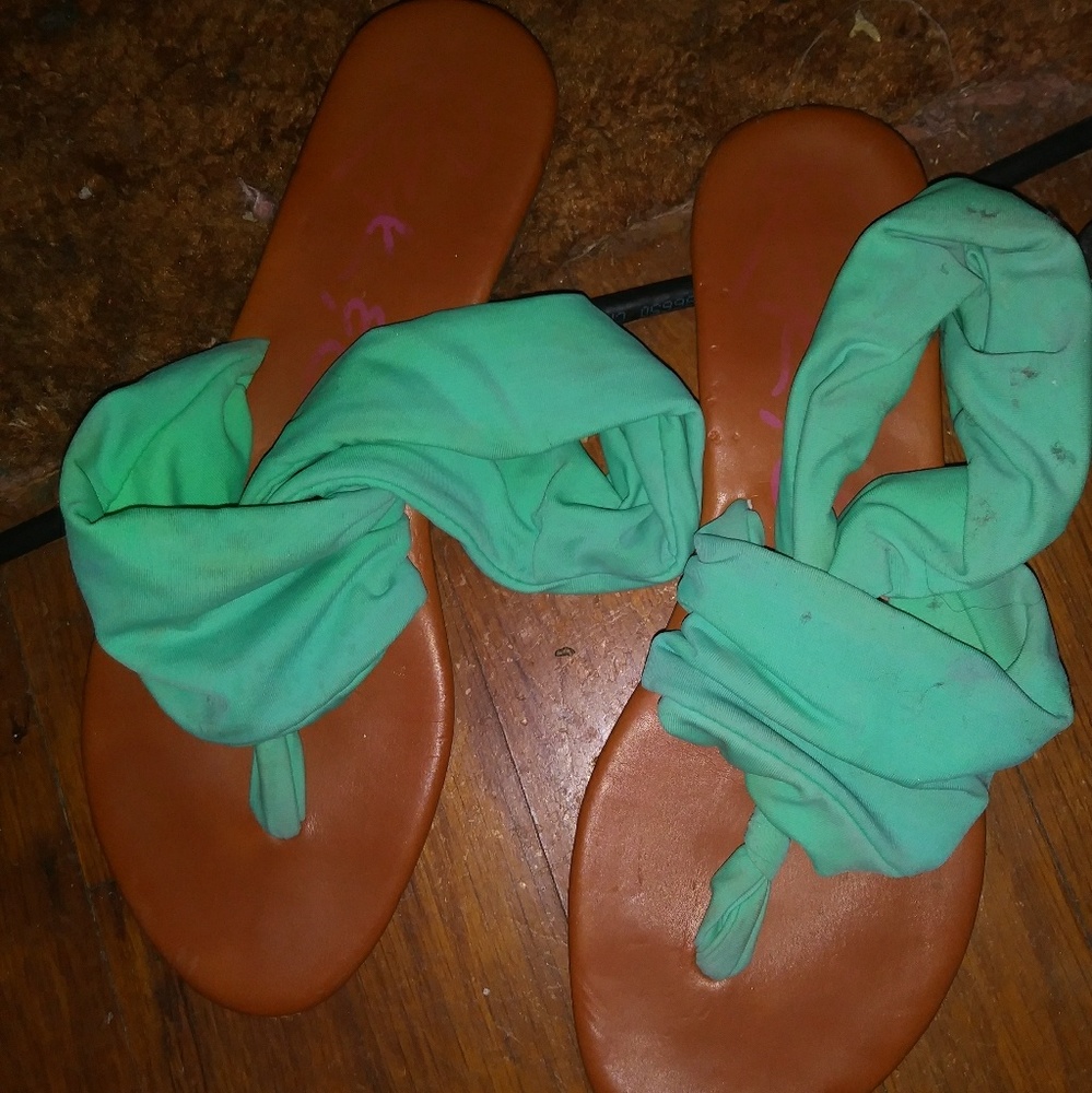 Sandles